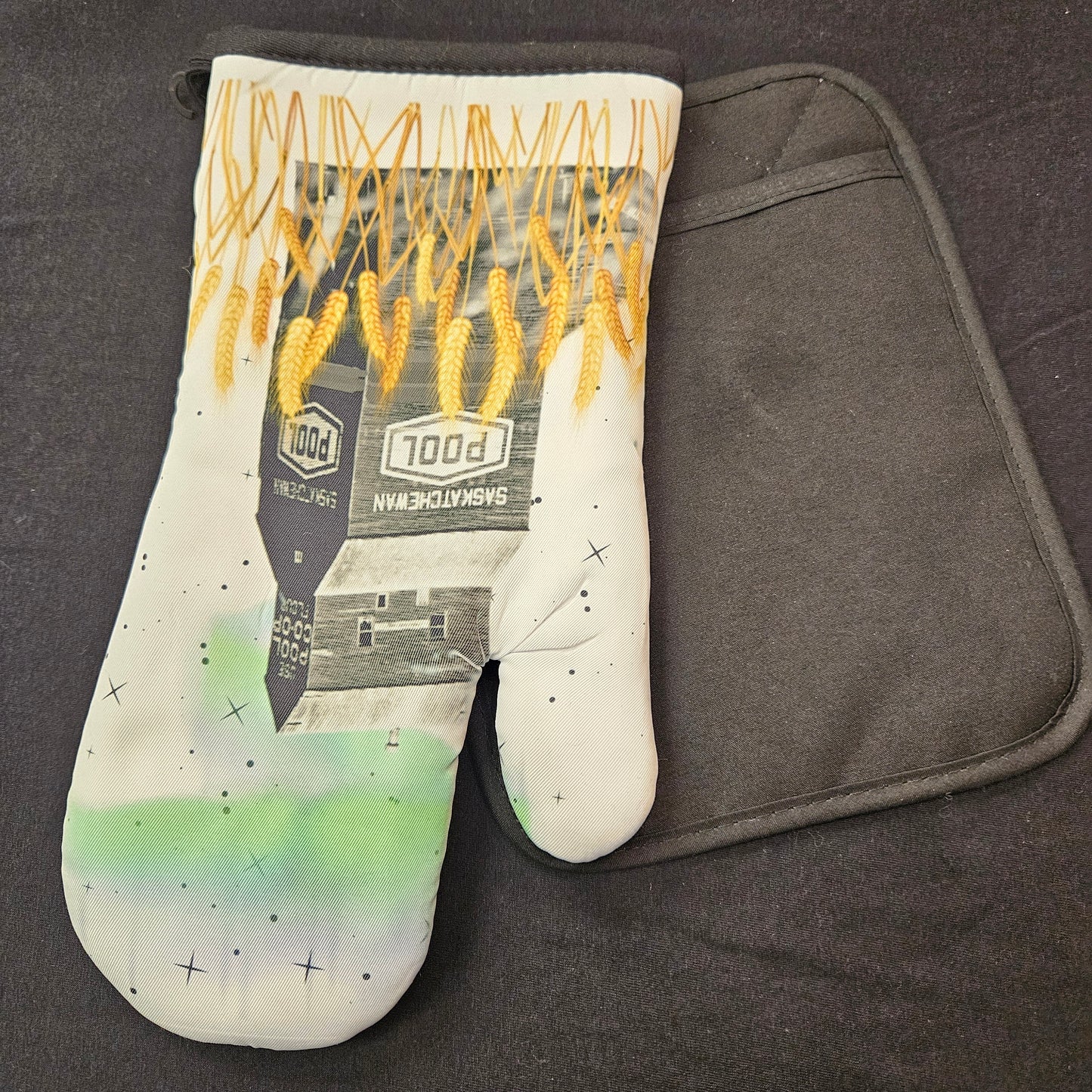 Saskatchewan Oven mitts