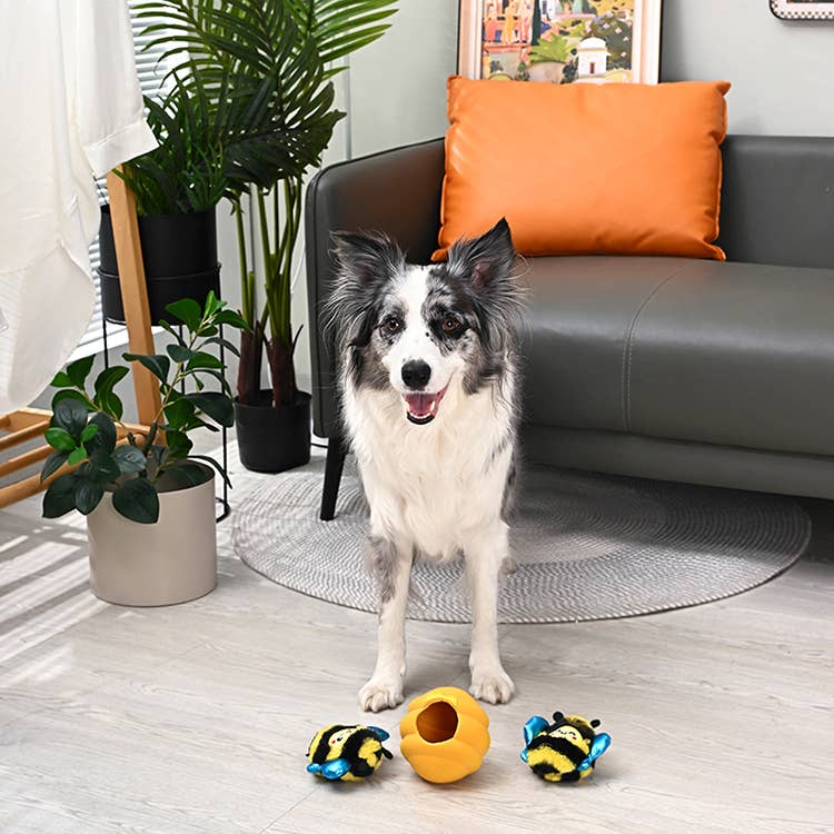 HugSmart Pet - Puppy Garden |BUZZ 'N' HIDE - Interactive Toy