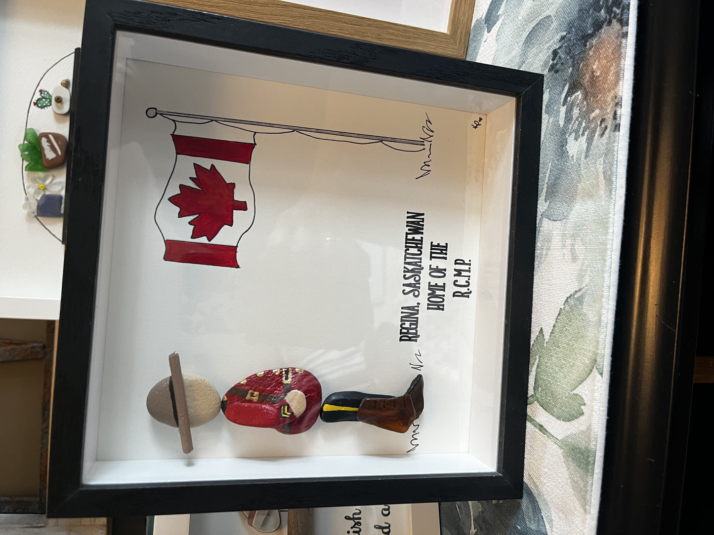 Blk 9x9 framed picture