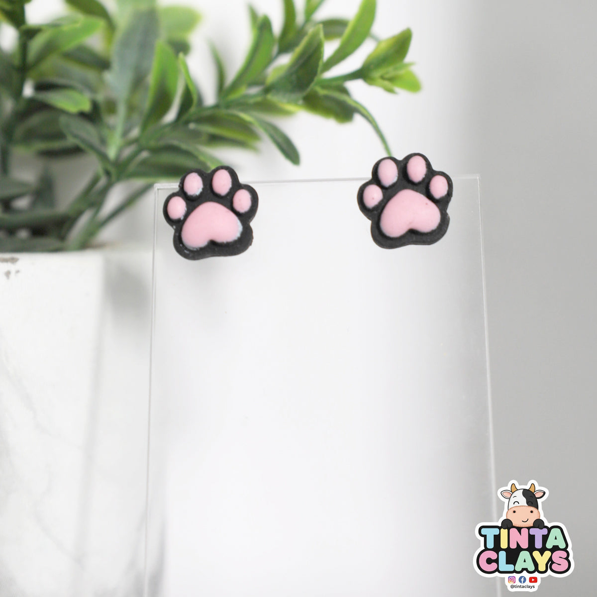 Cat Paw Stud