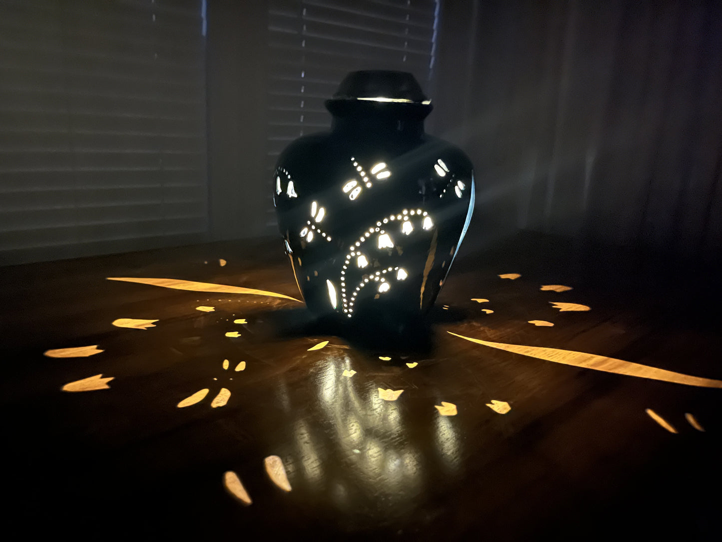 Ceramic Lily of the Valley Solar Light