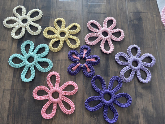 Macrame flowers - Assorted colours