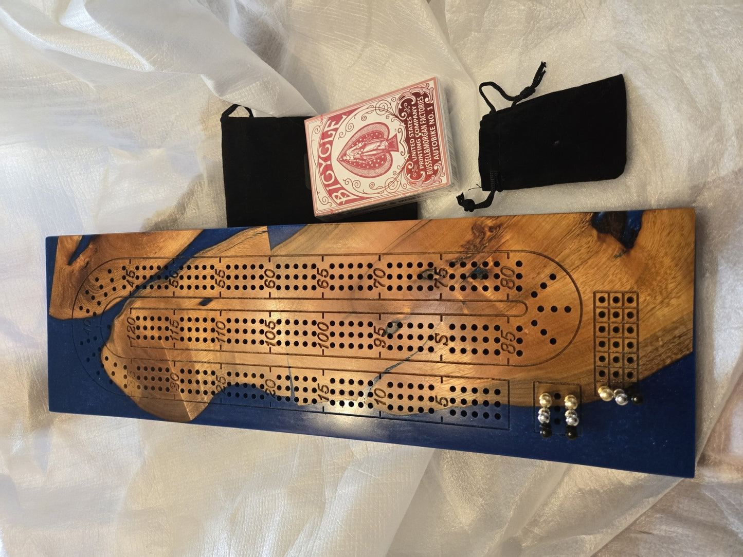 Plum & Resin cribbage board with metal pegs and cards