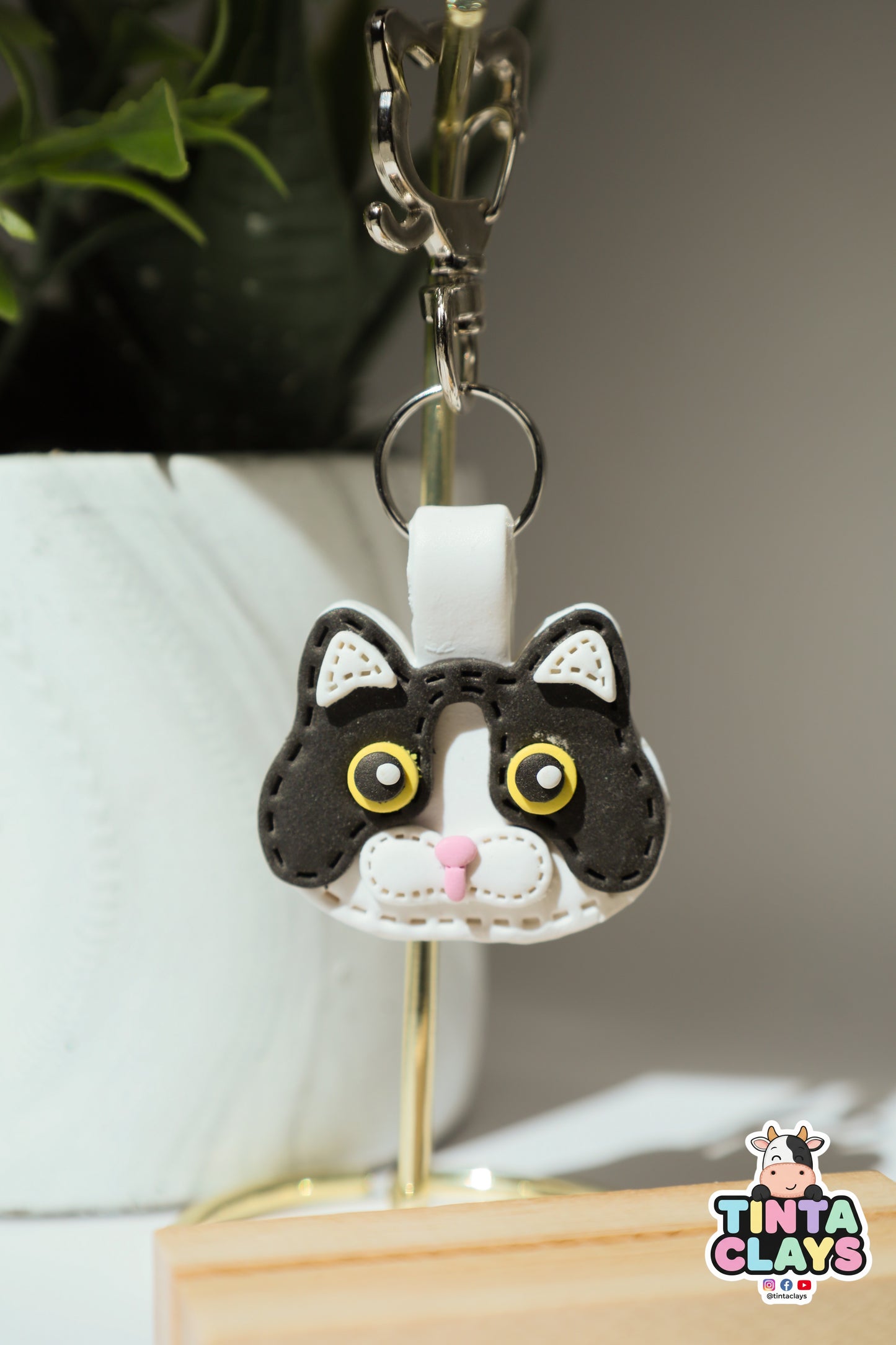 Cat 🐱 Purr-fectly Polymer Clay Keychain