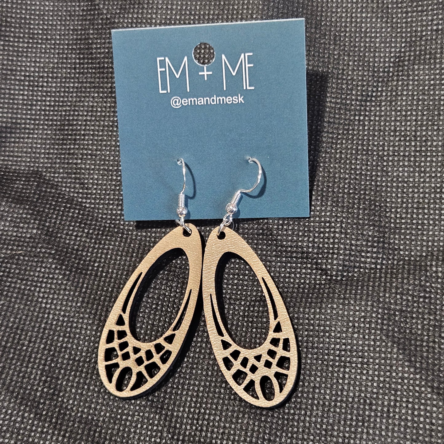 Wooden dangle earrings