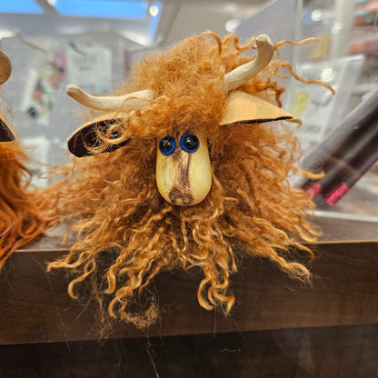 74980118 Highland Cow