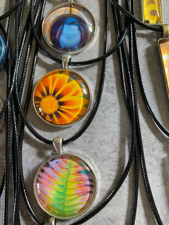 67115138a017777eba945d4c_cabochon-4_1756256500242.jpg