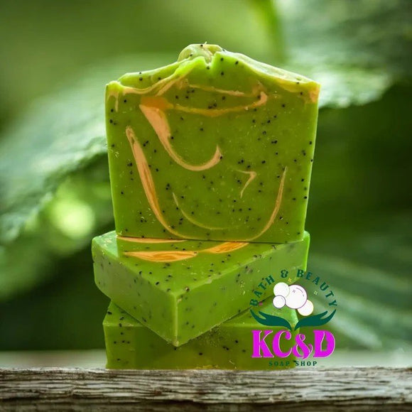 Goat Milk Soap: EO with Poppy Seeds & Bentonite Clay