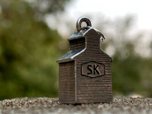 67115138a017777eba945d4c_sk-elevator-charm_1756255843667.jpg