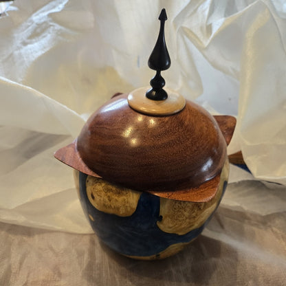 Manitoba maple lidded bowl &amp;#x2F; box