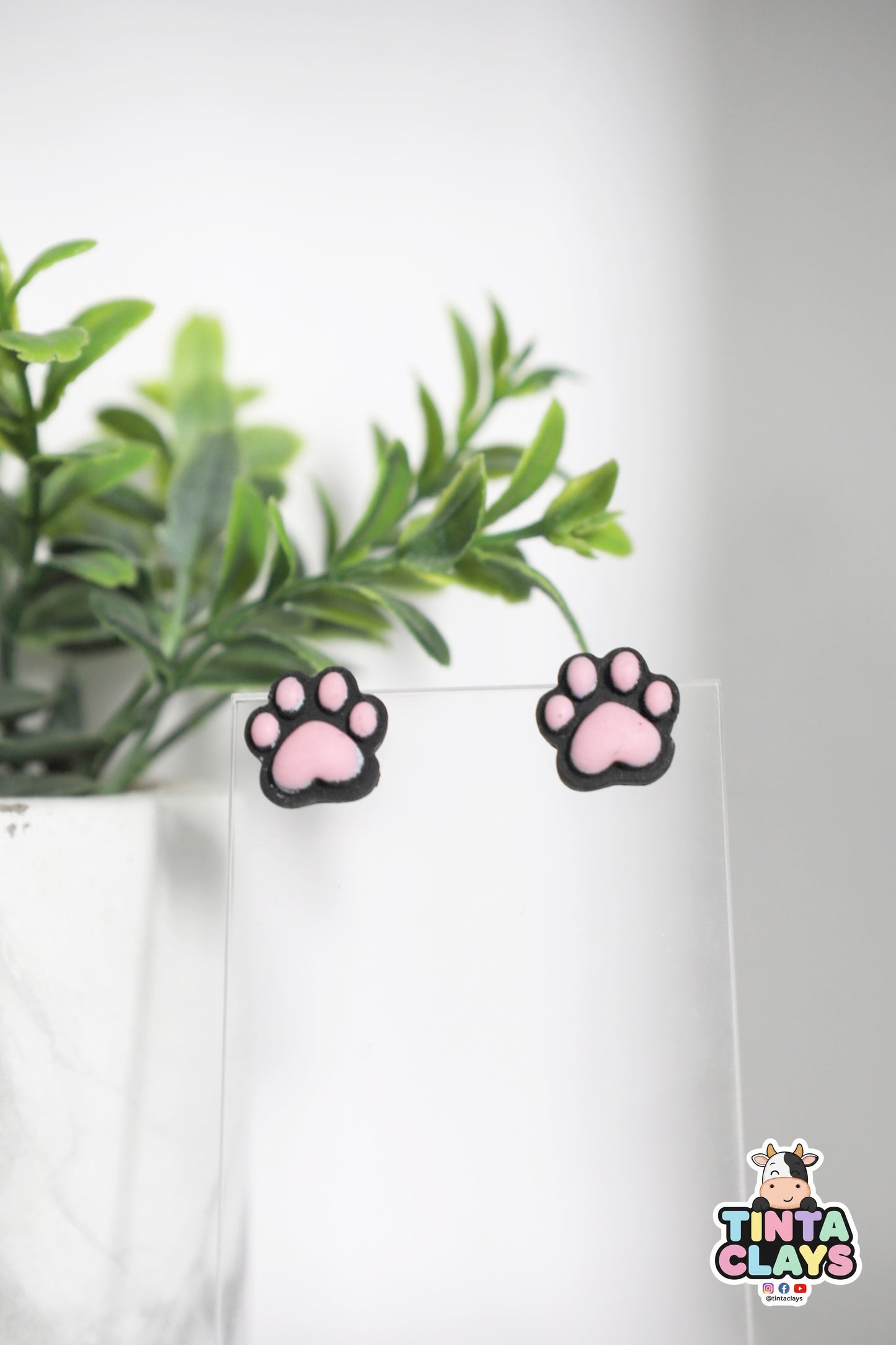 Cat Paw Stud