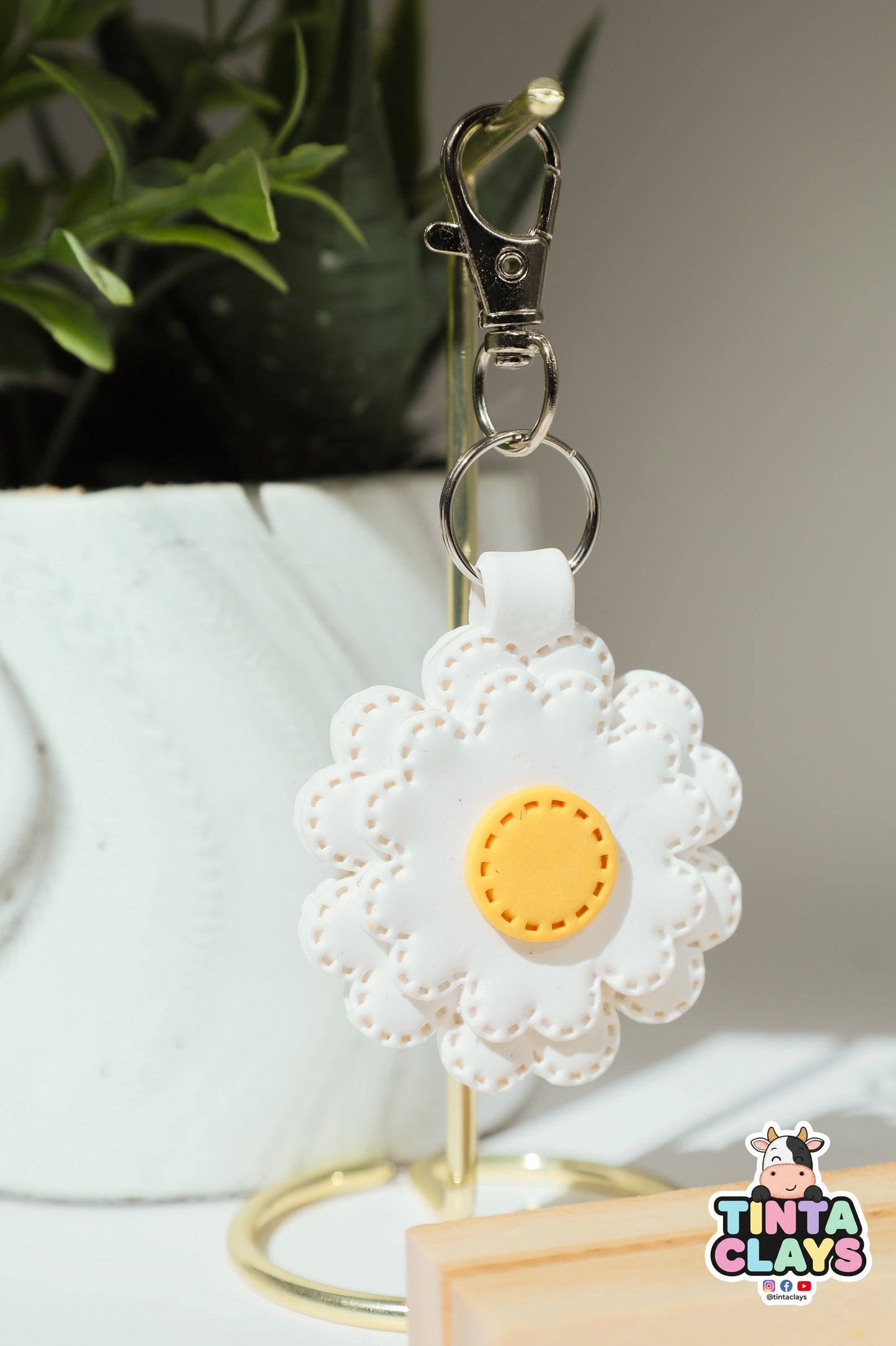 Daisy Polymer Clay Keychain
