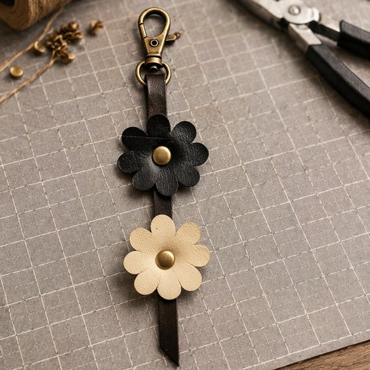 Flower charm keychain2