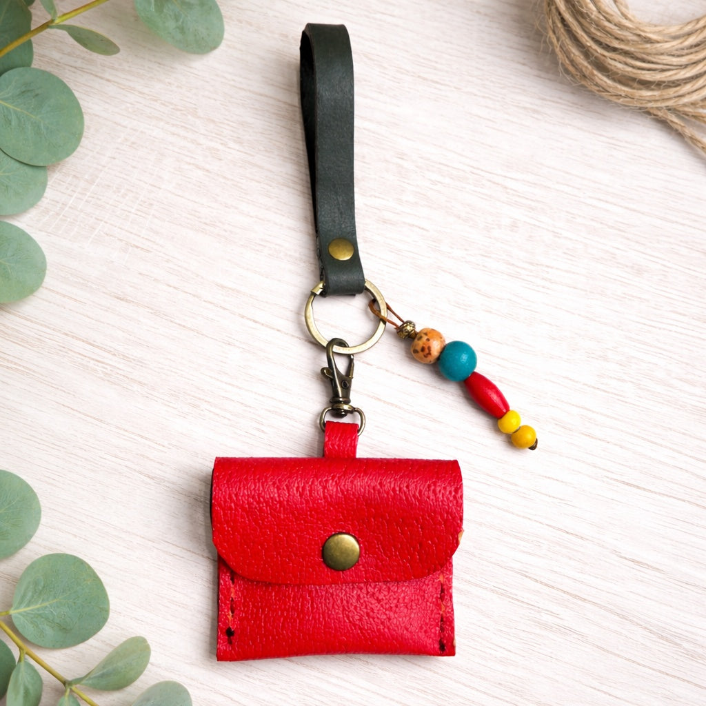 Keychain with little pouch1