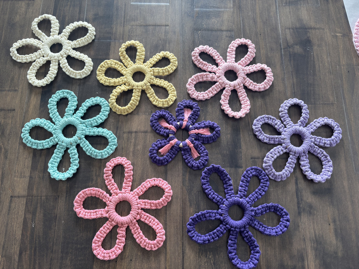 Macrame flowers - Assorted colours