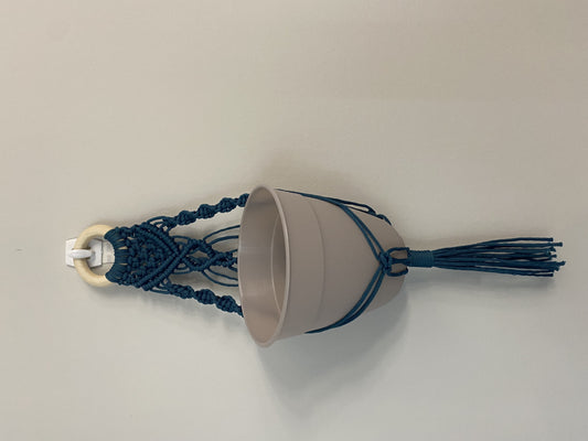 Macrame plant hanger