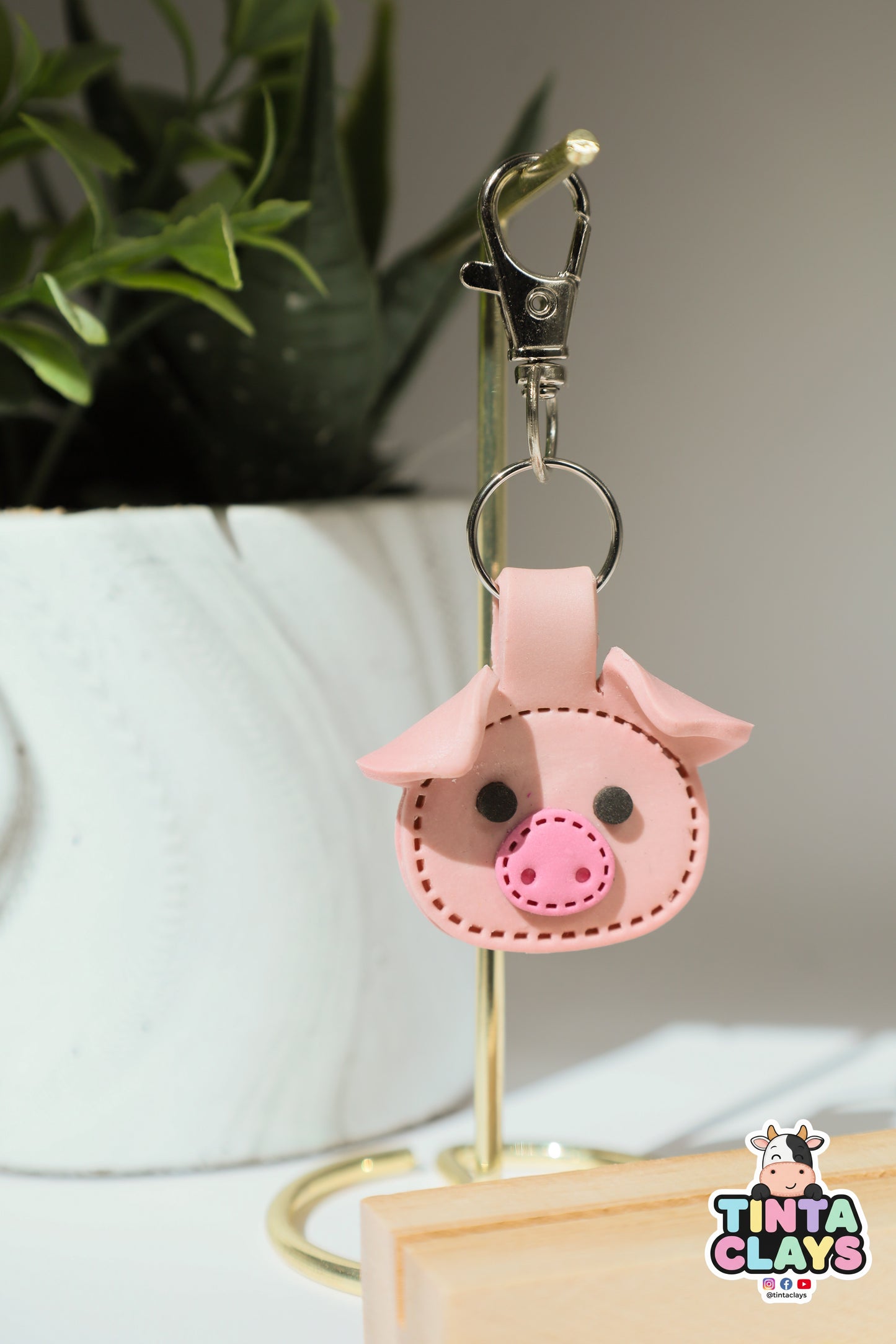 Pig 🐷 Squeal-Worthy Polymer Clay Keychain