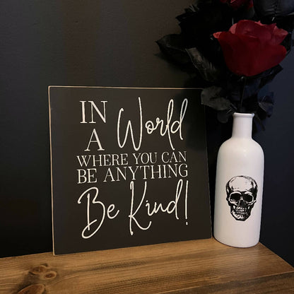 Small frameless black