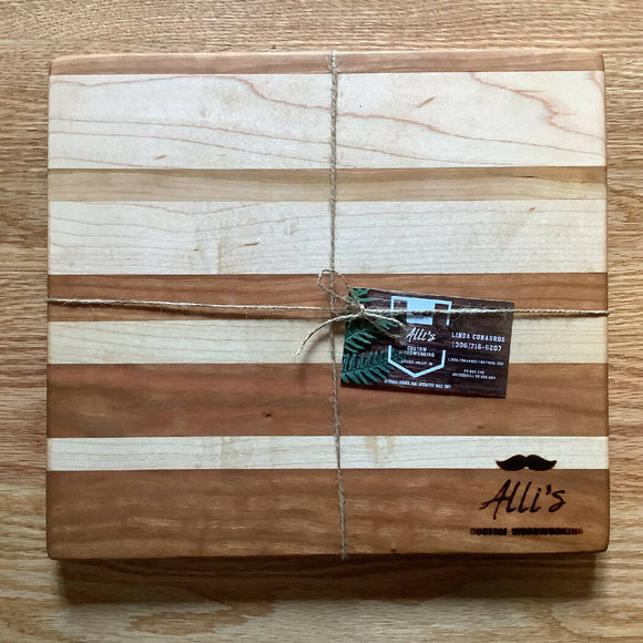 12 x 12 cutting board gradient pattern with maple and cherry