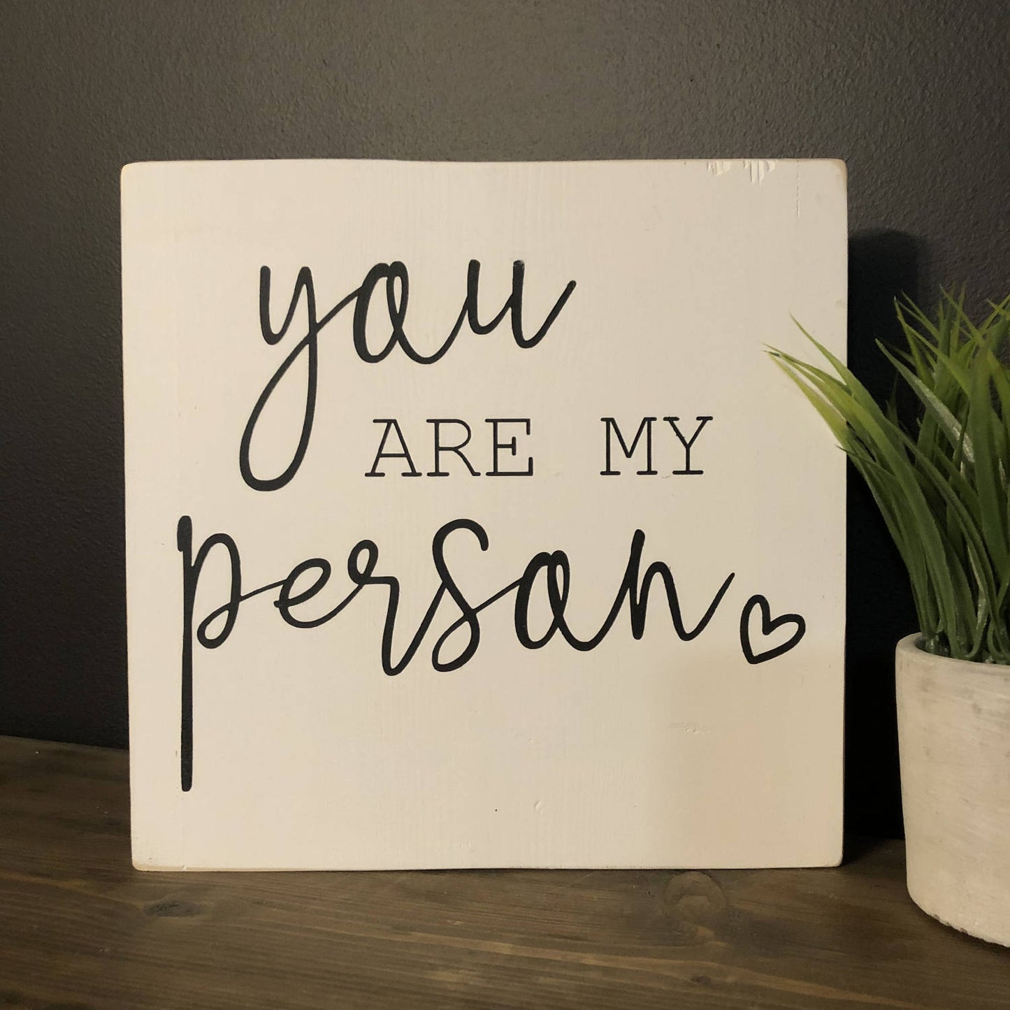 Small frameless white